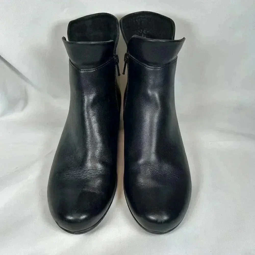 Ecco Sculptured Size US6 EU37 Women Boot Black Leather Ankle Fold Top